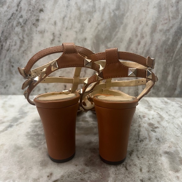 Jessica Simpson Dany T Strap Platform Sandal with Gold studded Embellishment - Picture 3 of 6